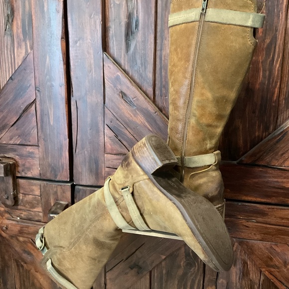 UGG AUSTRALIA DARCIE DISTRESSED HEAVY LEATHER SIDE ZIP TALL RIDING BOOT 8.5 - Picture 8 of 12